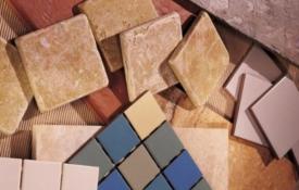 Porcelán burkolólapok padlóra fektetése: előnyei, elrendezési áttekintés, számítás és szerelési technológia